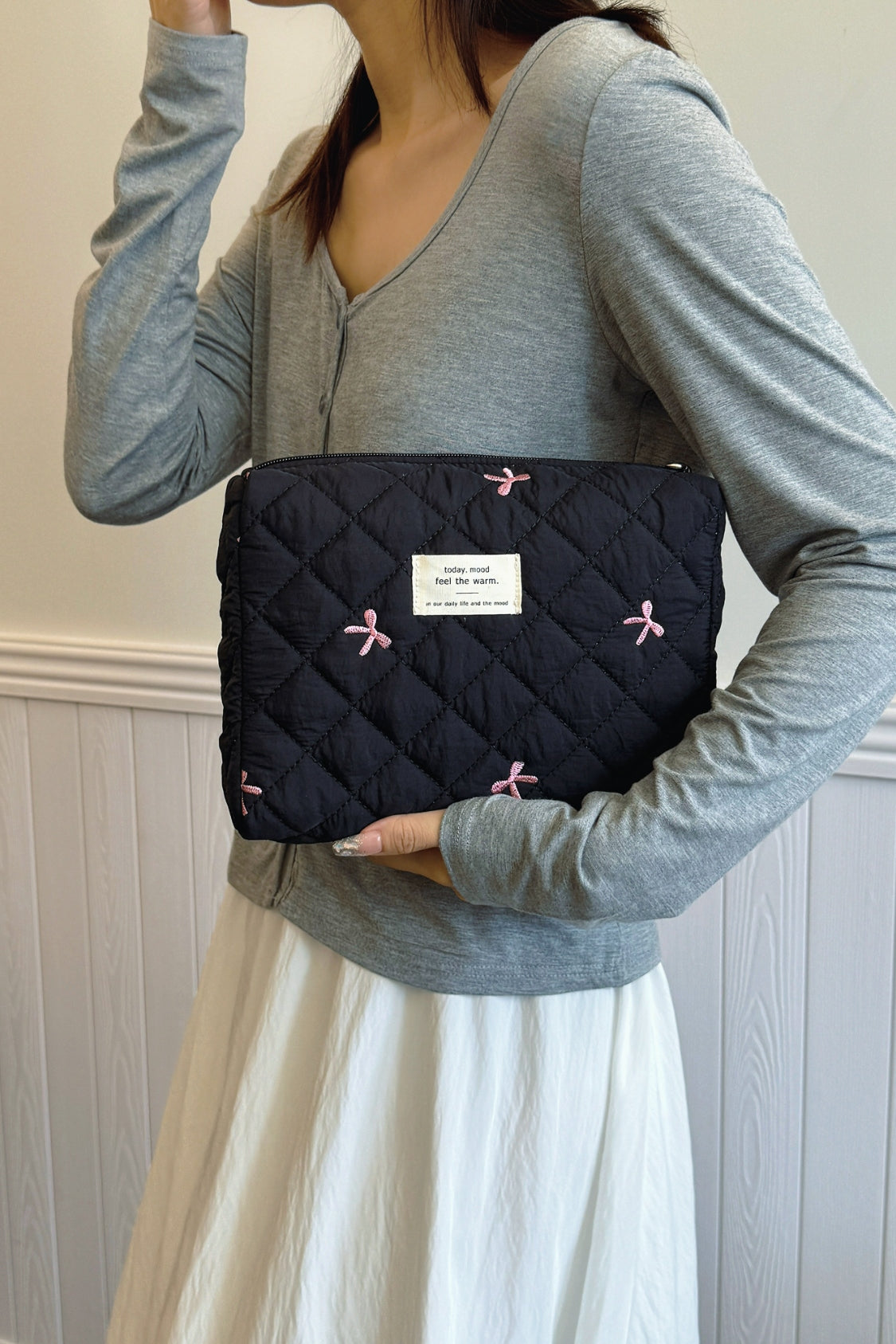 Bow Embroidered Quilted Storage Bag